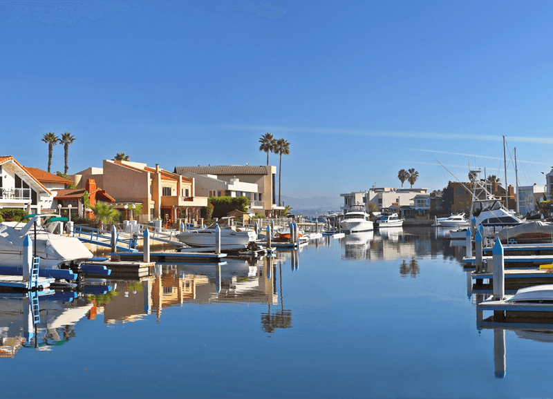 Waterfront homes with their own harbor